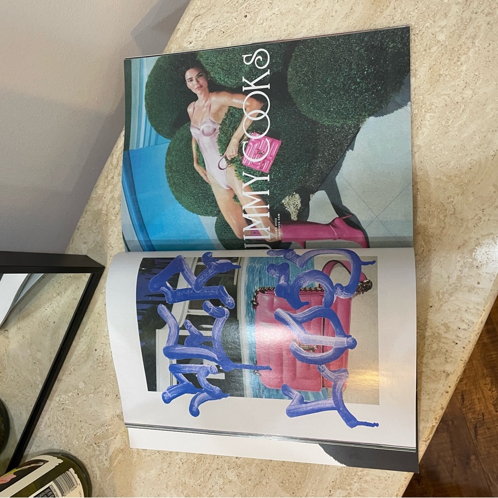 Drake X 21 Savage Vogue Issue Her loss Promo
Magazine - Picture 8 of 11